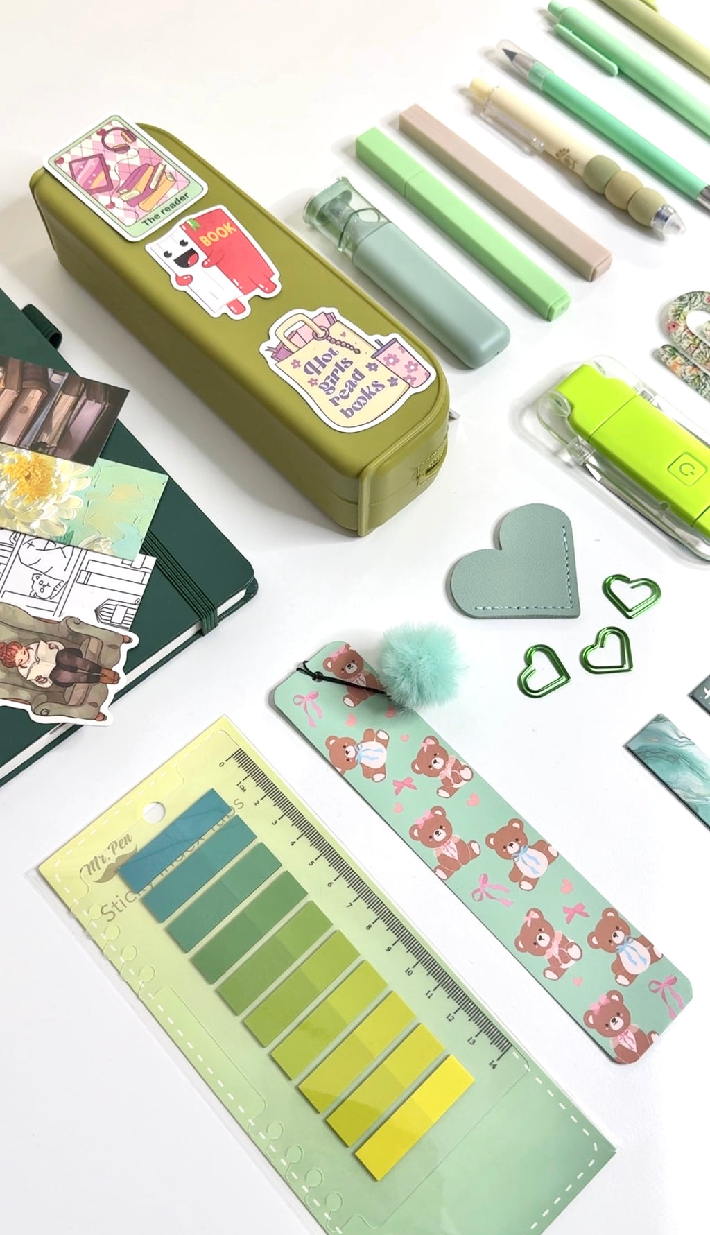 Cozy Green Bundle 🌿 | Bookish Gift Box