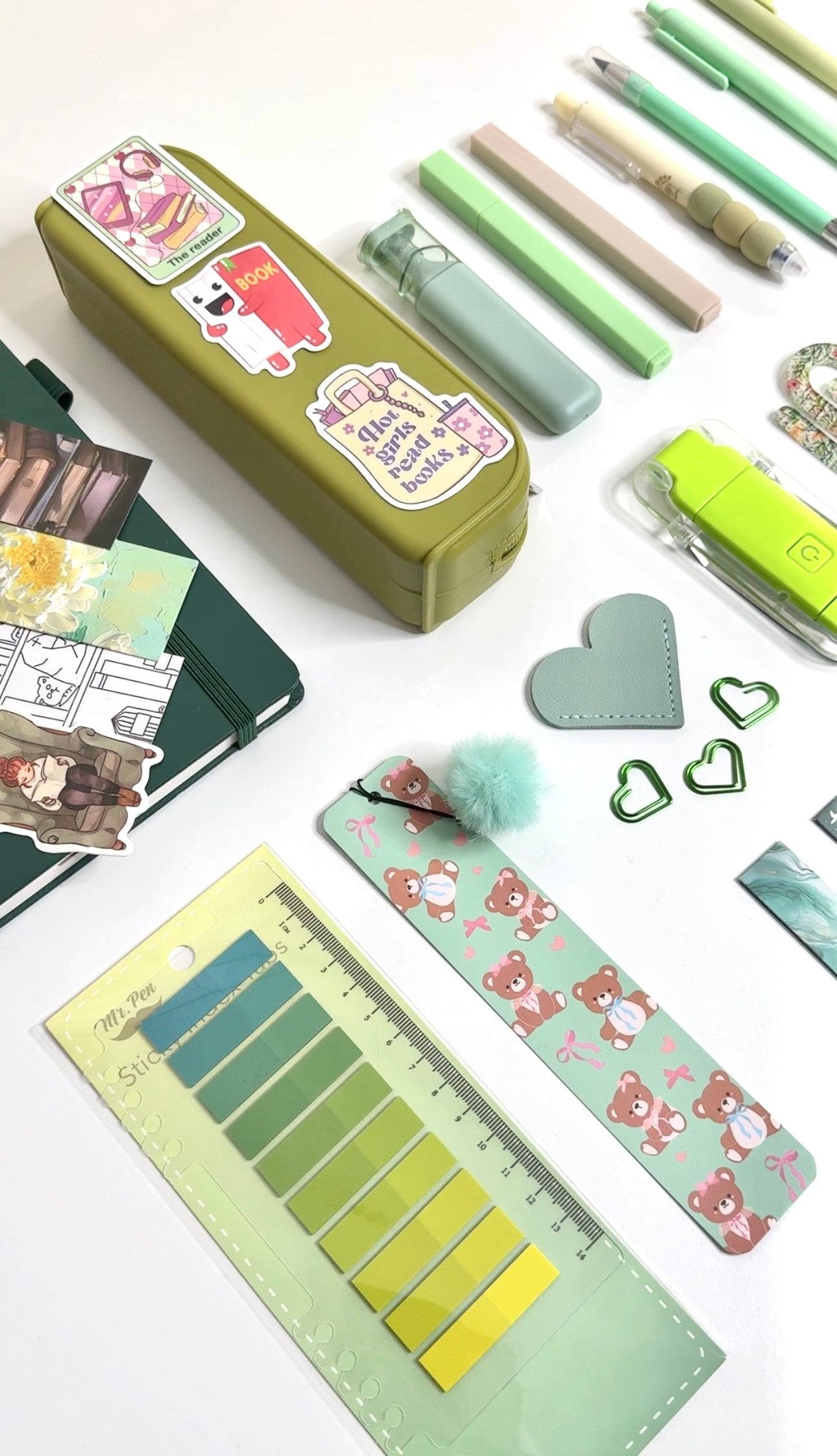 Cozy Green Bundle 🌿 | Bookish Gift Box